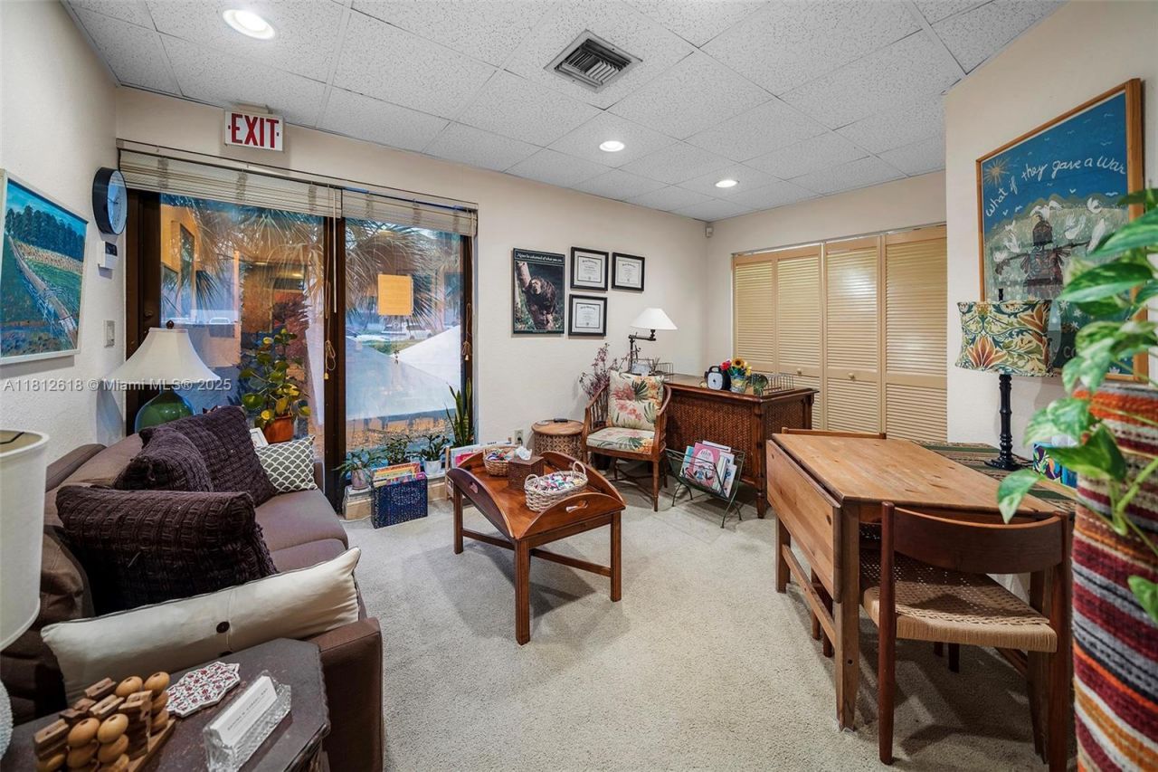 8525 SW 92nd St, Unit 3A, Miami, FL 33156 Photo