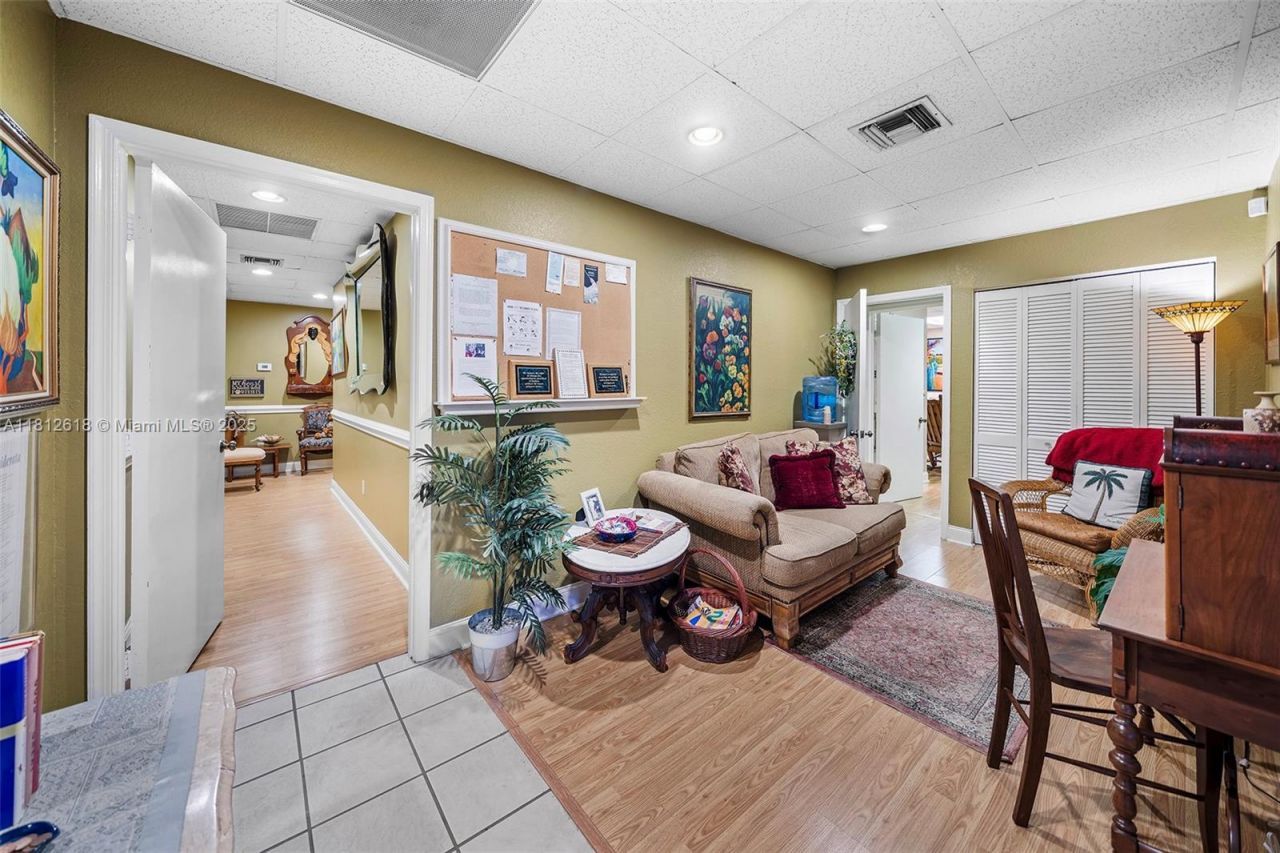 8525 SW 92nd St, Unit 3A, Miami, FL 33156 Photo