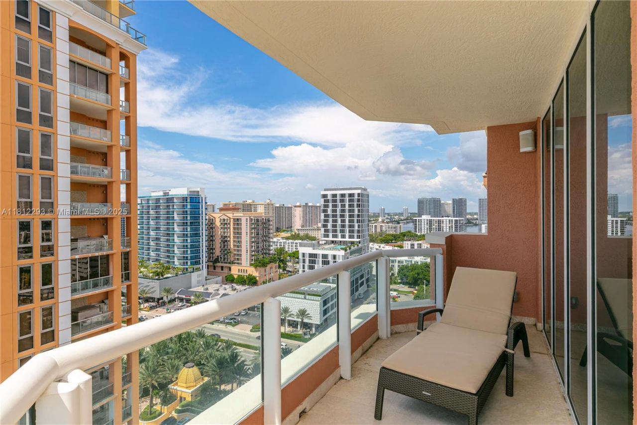 17875 Collins Ave, Unit 1706, Sunny Isles Beach, FL 33160 Photo