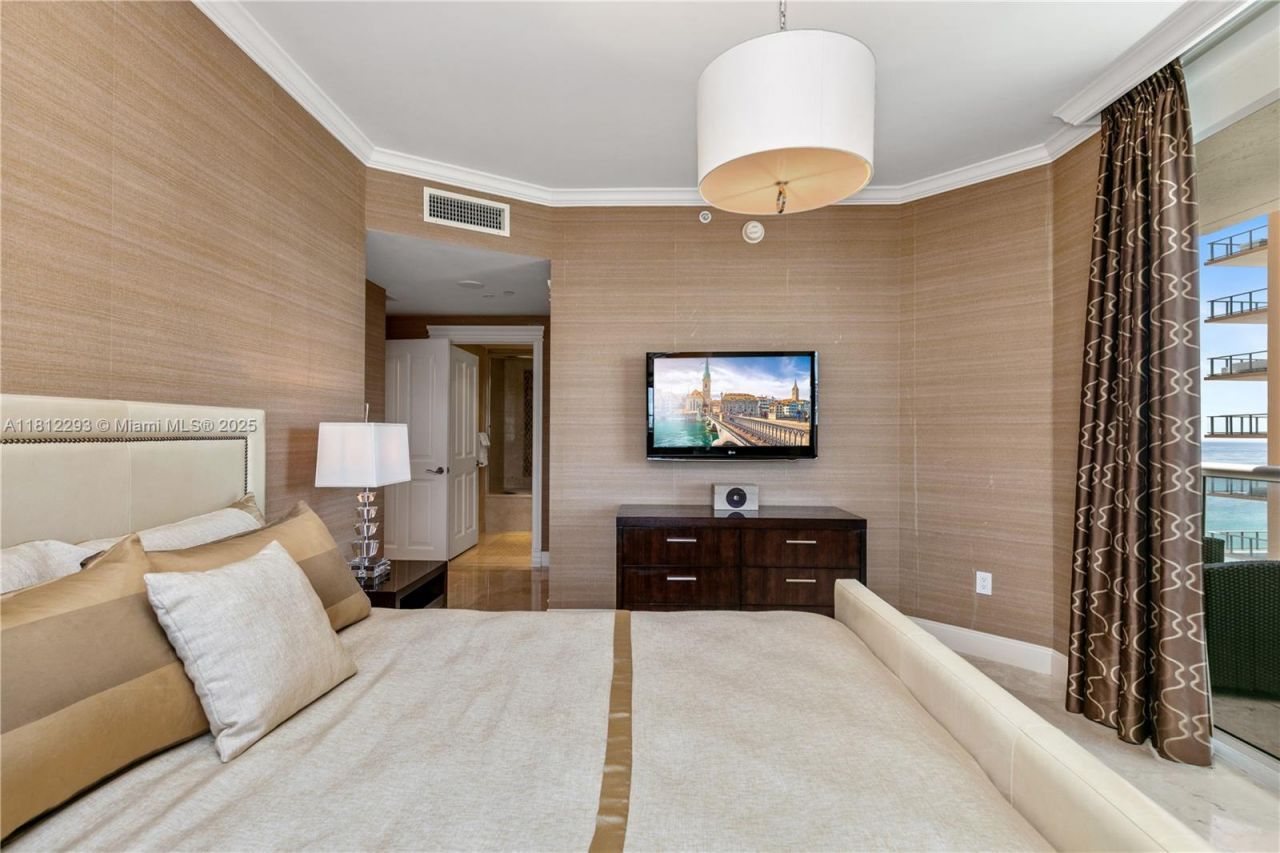 17875 Collins Ave, Unit 1706, Sunny Isles Beach, FL 33160 Photo