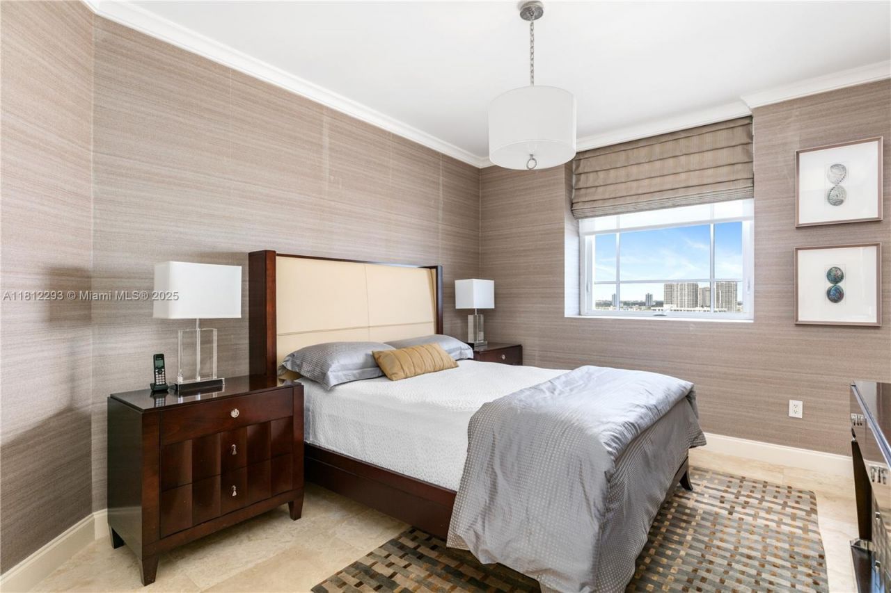 17875 Collins Ave, Unit 1706, Sunny Isles Beach, FL 33160 Photo