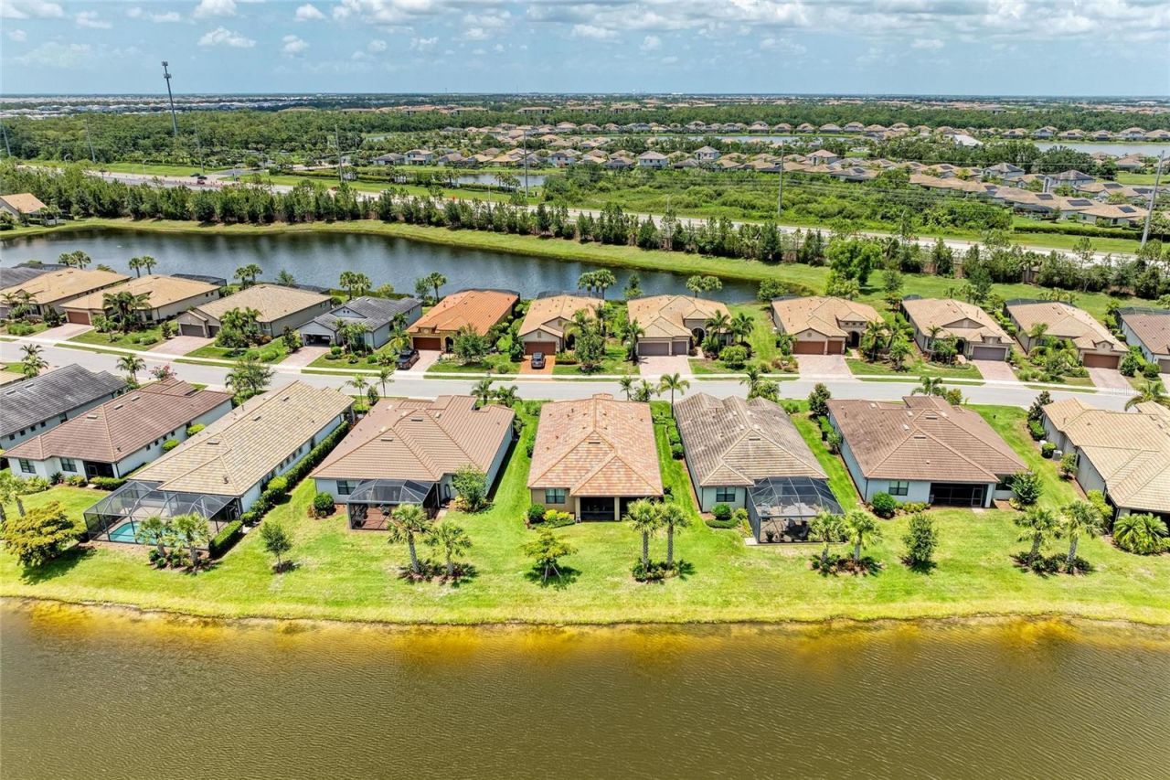 6756 Chester Trail, Lakewood Ranch, FL 34202 Photo