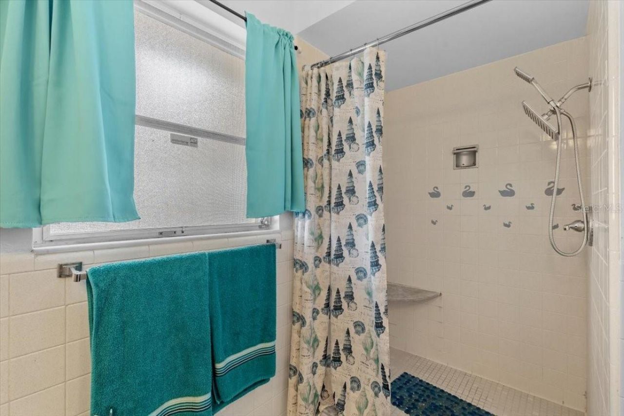 1453 62nd Terrace S, Saint Petersburg, FL 33705 Photo