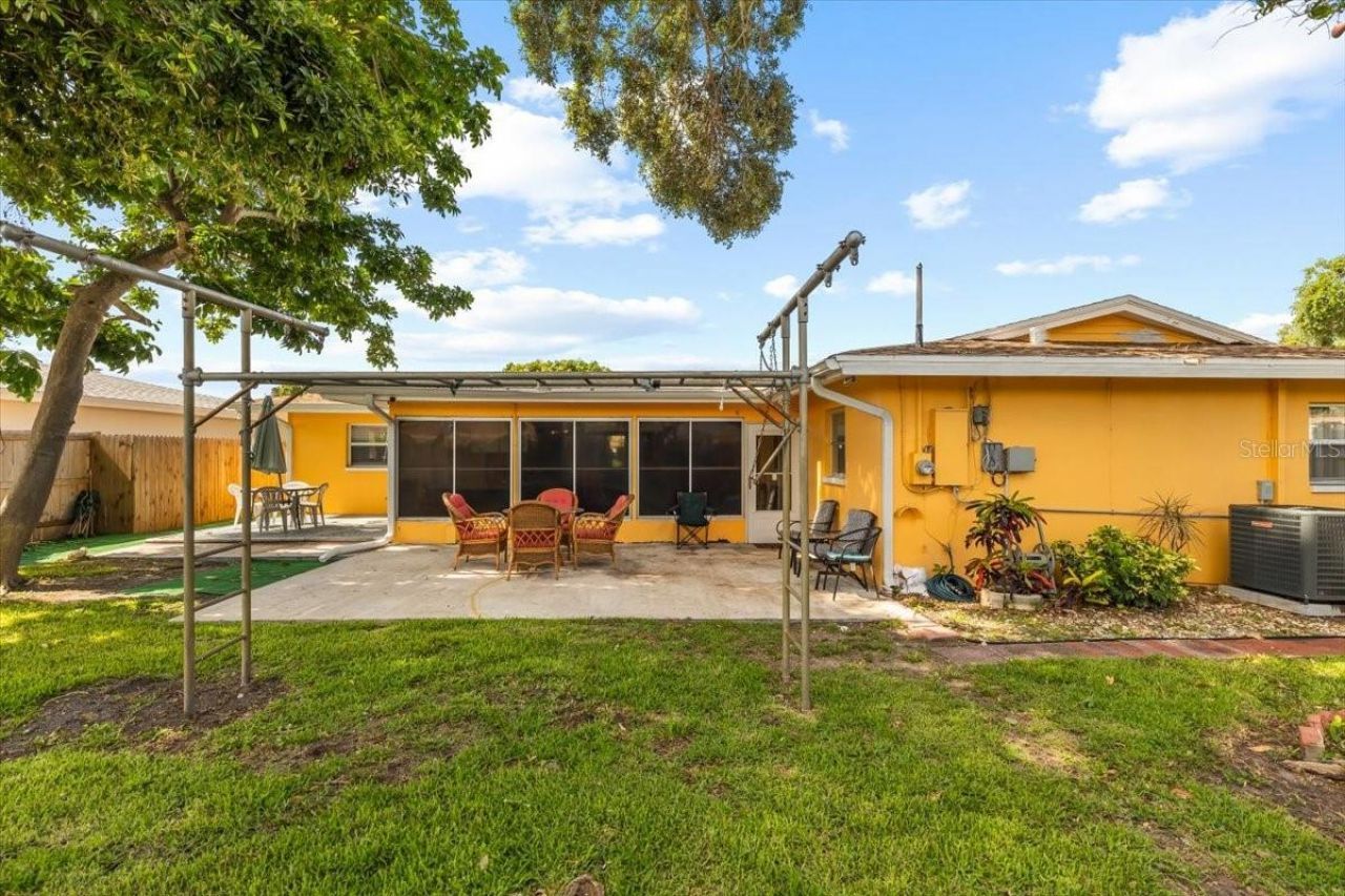 1453 62nd Terrace S, Saint Petersburg, FL 33705 Photo