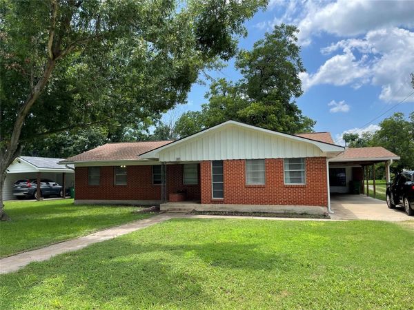 207 N 1st ST, Thorndale, TX 76577