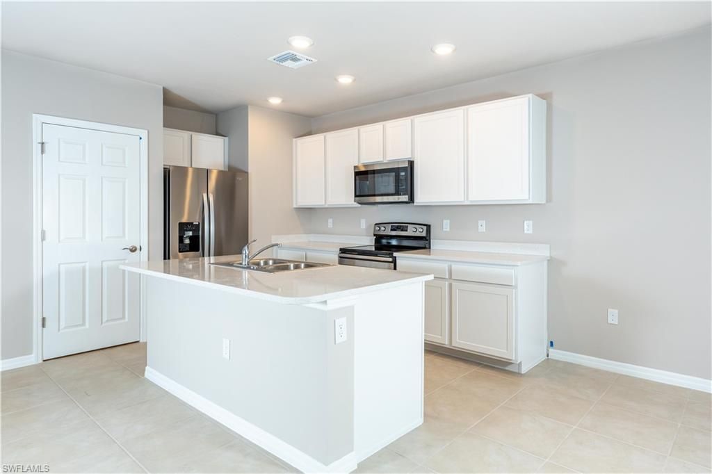 15307 Wildflower Cir, Naples, FL 34119 Photo