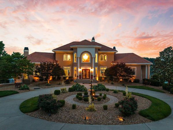 3801 Jackson Bend Drive, Louisville, TN 37777