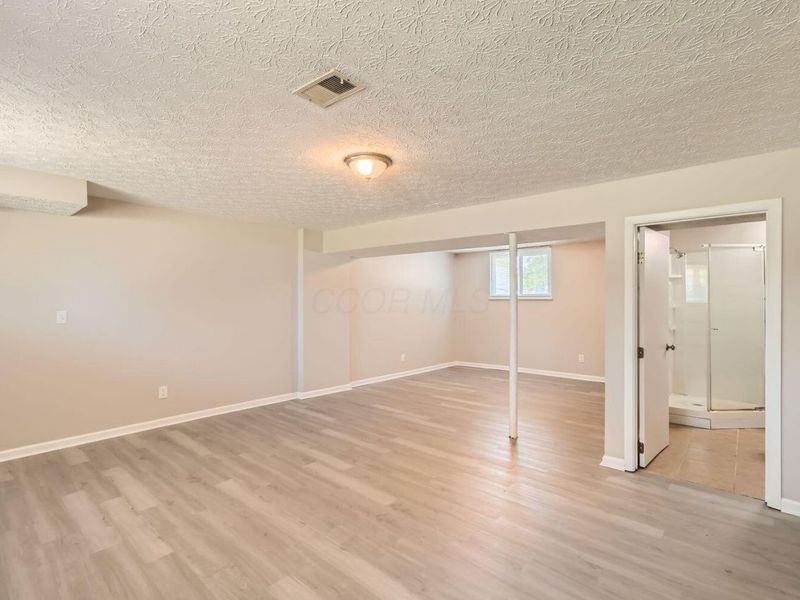 2275 Cardston Court, Columbus, OH 43232 Photo 9