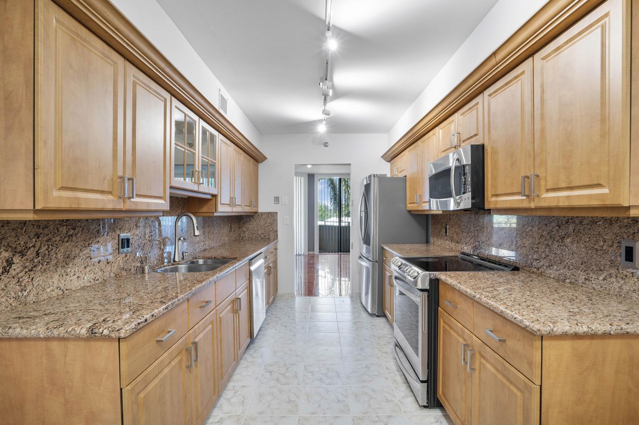 1401 S Ocean Boulevard, Unit 305, Boca Raton, FL 33432 Photo