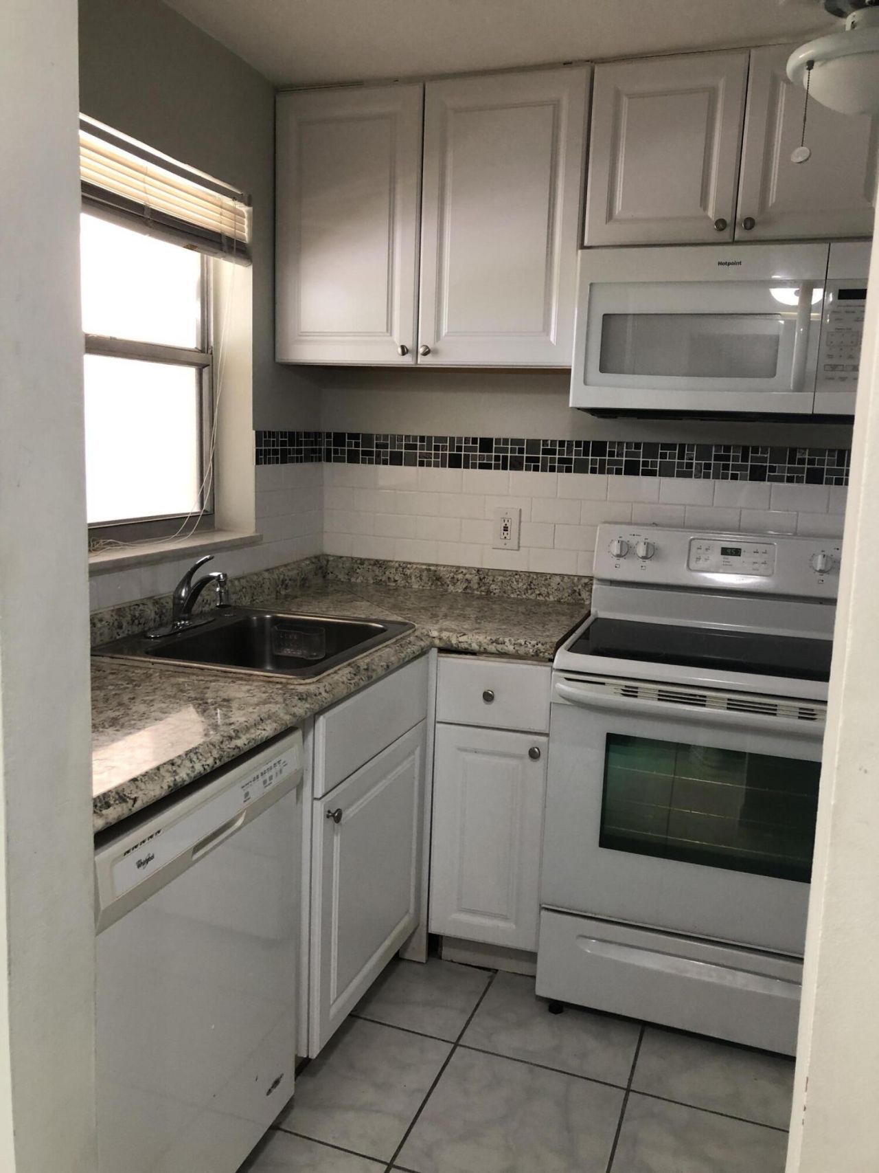 8051 Sunrise Lakes Drive N, Unit 202, Sunrise, FL 33322 Photo