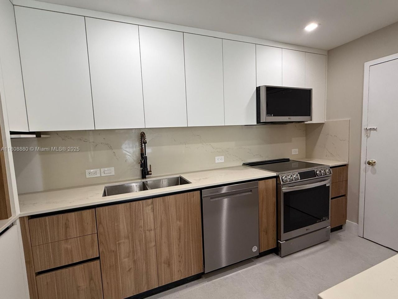 6801 Indian Creek Dr, Unit 207, Miami Beach, FL 33141 Photo