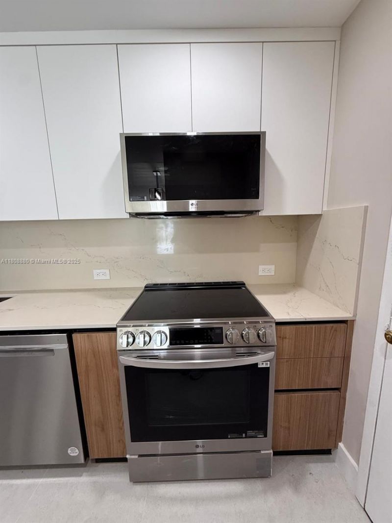 6801 Indian Creek Dr, Unit 207, Miami Beach, FL 33141 Photo