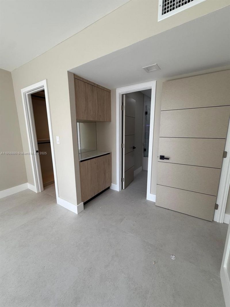 6801 Indian Creek Dr, Unit 207, Miami Beach, FL 33141 Photo