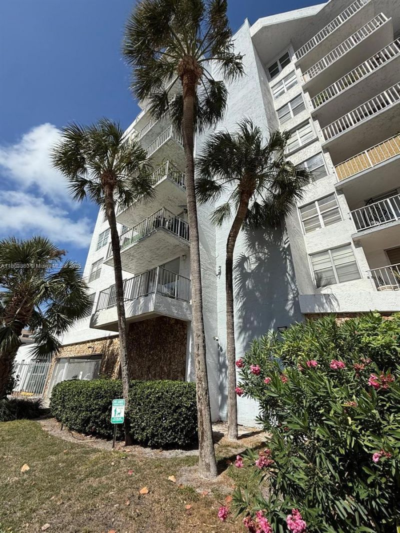 6801 Indian Creek Dr, Unit 207, Miami Beach, FL 33141 Photo