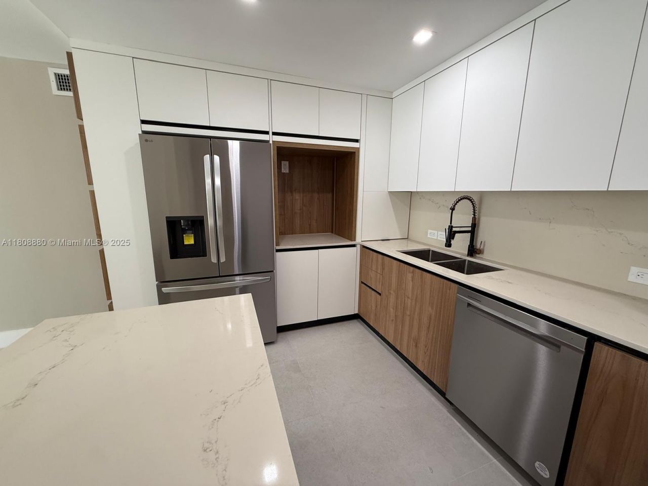 6801 Indian Creek Dr, Unit 207, Miami Beach, FL 33141 Photo