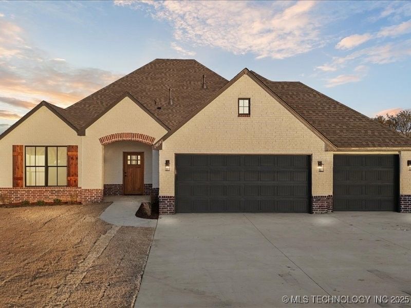 14045 N 54th East Avenue, Collinsville, OK 74021 Main Photo