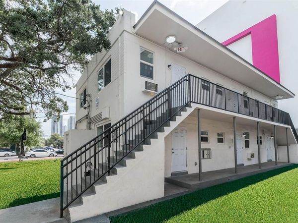 212 NW 15th St, Miami, FL 33136