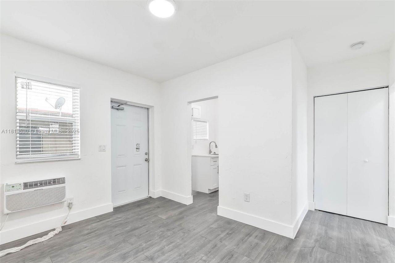 212 NW 15th St, Miami, FL 33136 Photo