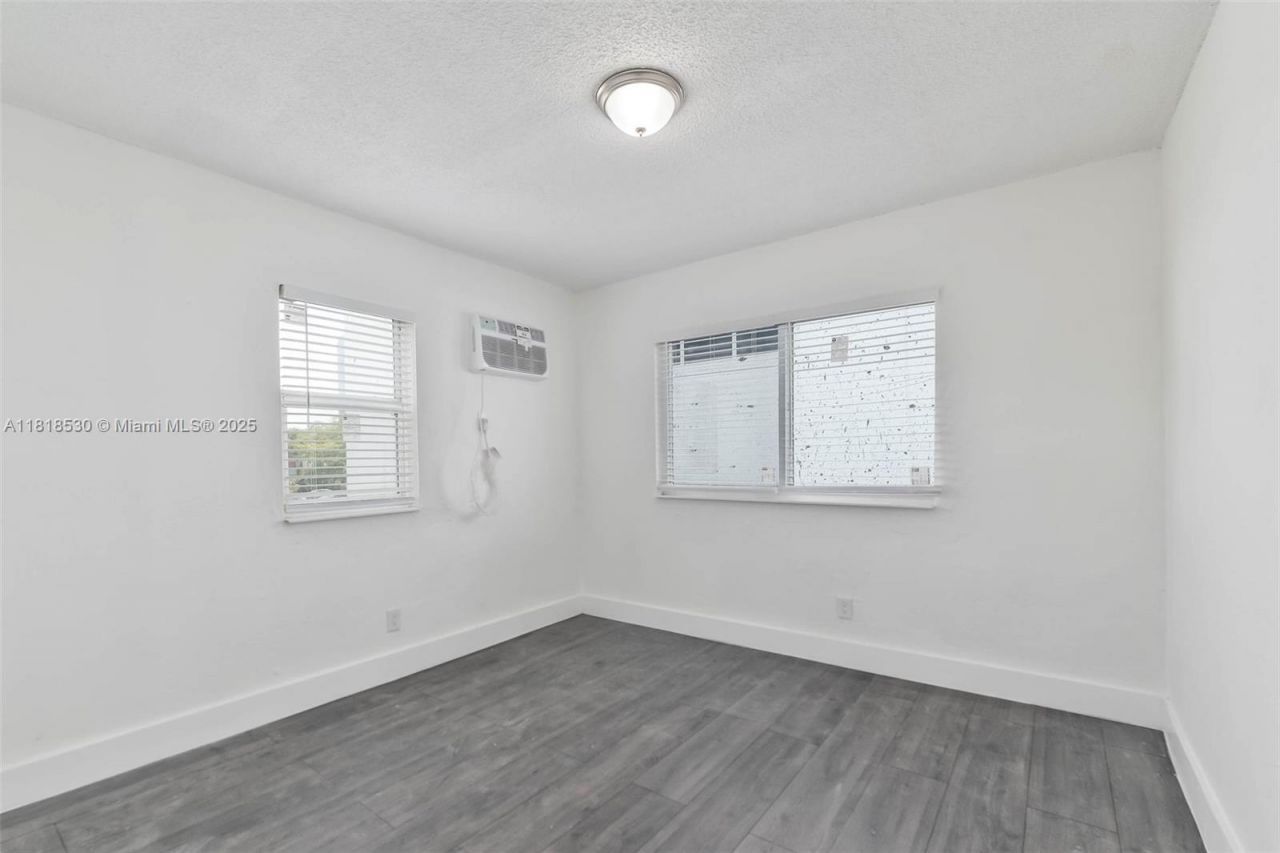 212 NW 15th St, Miami, FL 33136 Photo