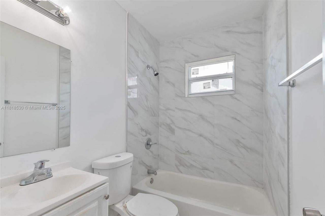 212 NW 15th St, Miami, FL 33136 Photo