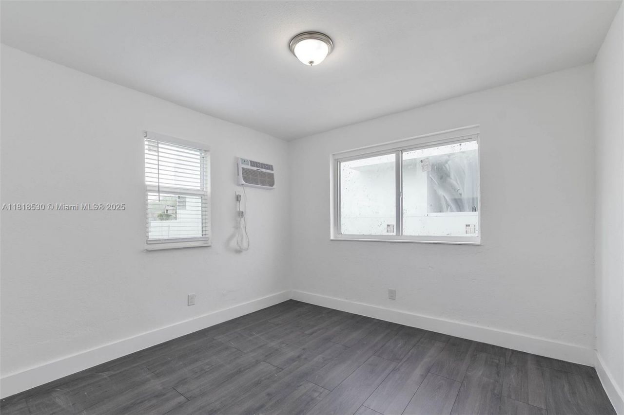 212 NW 15th St, Miami, FL 33136 Photo