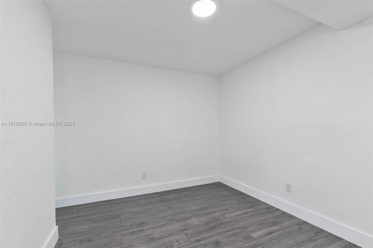 212 NW 15th St, Miami, FL 33136 Photo