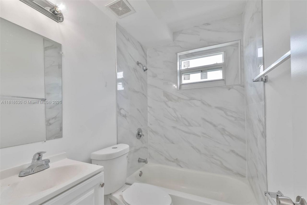 212 NW 15th St, Miami, FL 33136 Photo