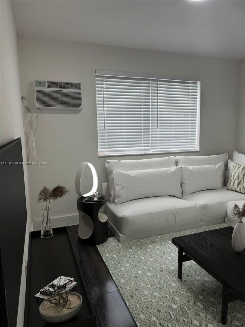 212 NW 15th St, Miami, FL 33136 Photo