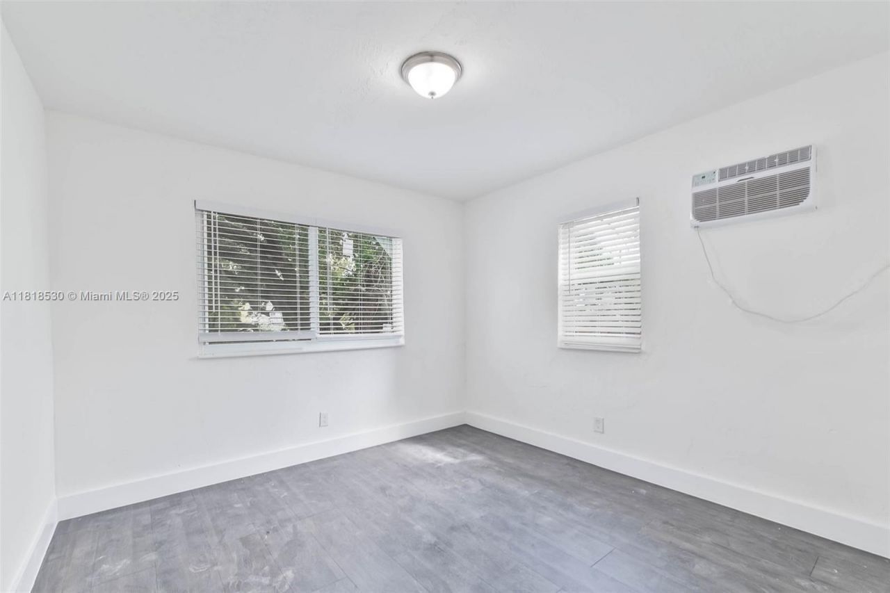 212 NW 15th St, Miami, FL 33136 Photo