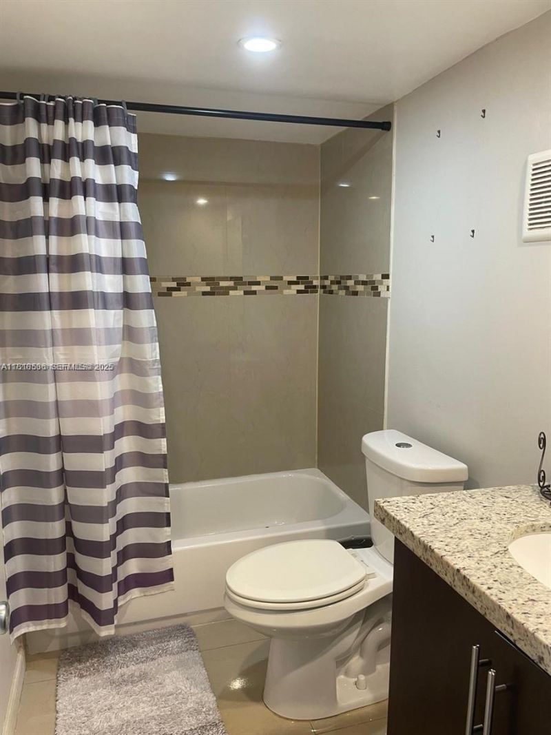 8409 N Missionwood Cir, Unit D-30, Miramar, FL 33025 Photo