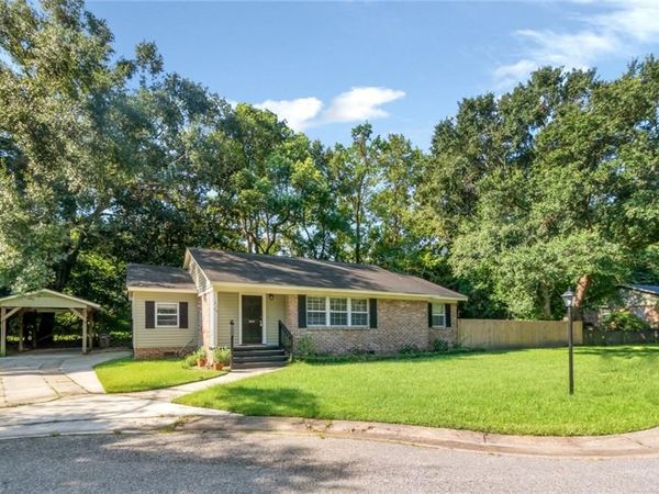 2105 Upham Place, Mobile, AL 36607