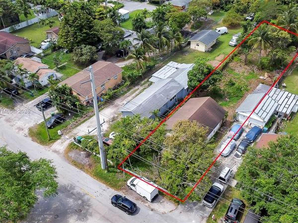 8980 NW 5th Ave, El Portal, FL 33150