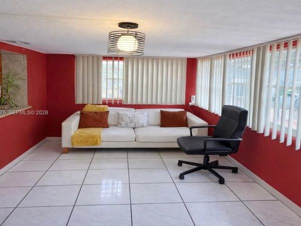 77 Northwest Blvd, Miami, FL 33126