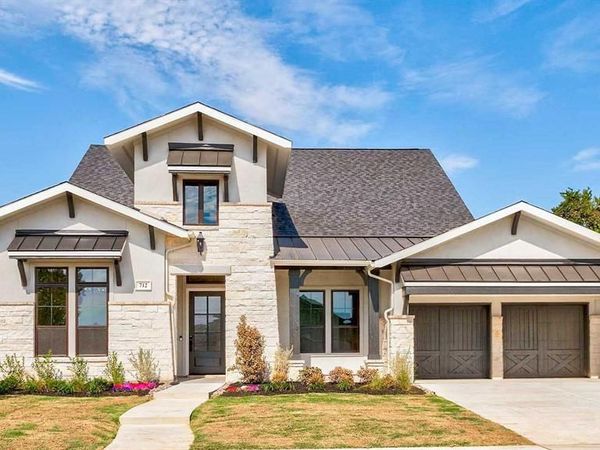 712 Bear Creek Drive, Hurst, TX 76054