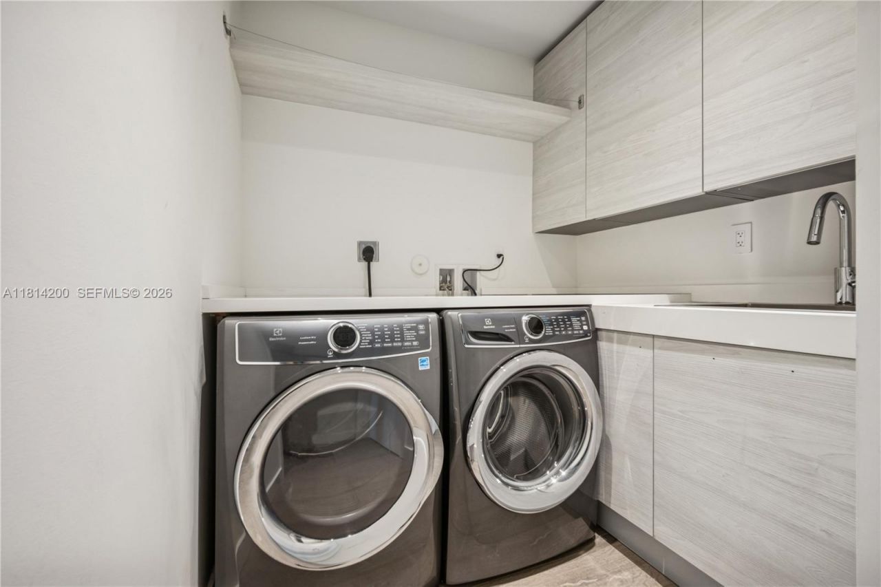 420 N Hibiscus Dr, Miami Beach, FL 33139 Photo