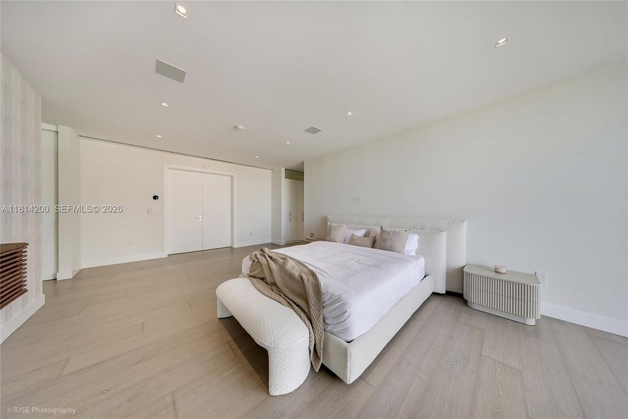 420 N Hibiscus Dr, Miami Beach, FL 33139 Photo