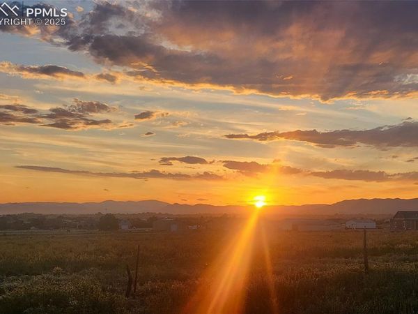 83 Top Rail Trail, Penrose, CO 81240