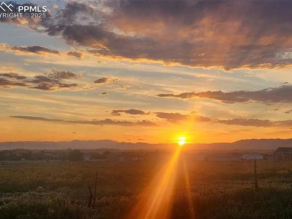 83 Top Rail Trail, Penrose, CO 81240