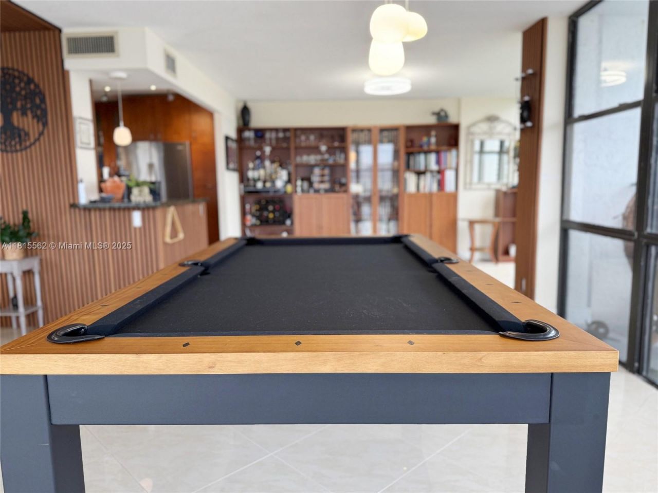 800 Parkview Dr, Unit 820, Hallandale Beach, FL 33009 Photo