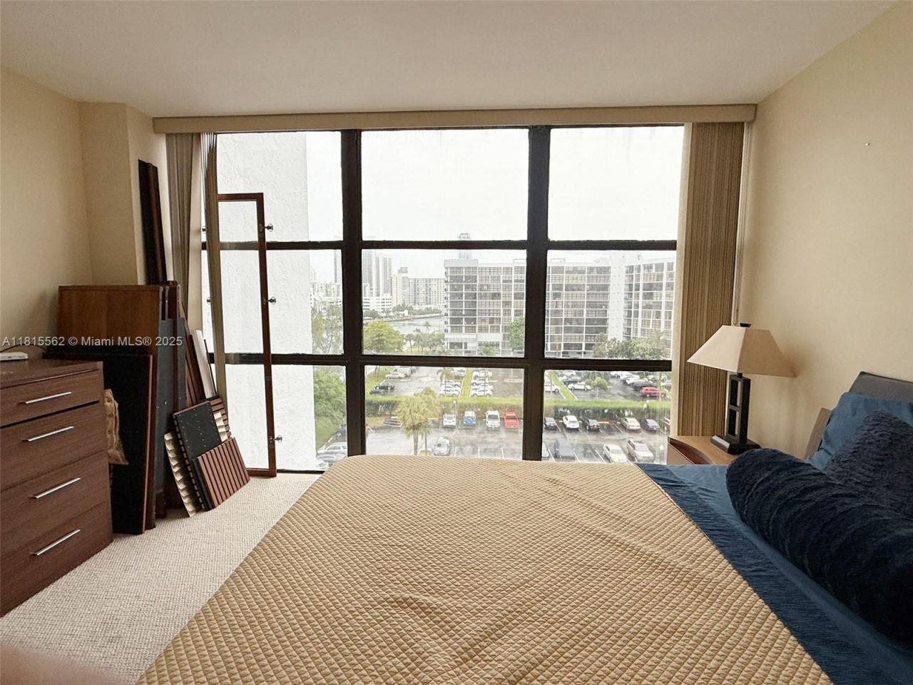 800 Parkview Dr, Unit 820, Hallandale Beach, FL 33009 Photo