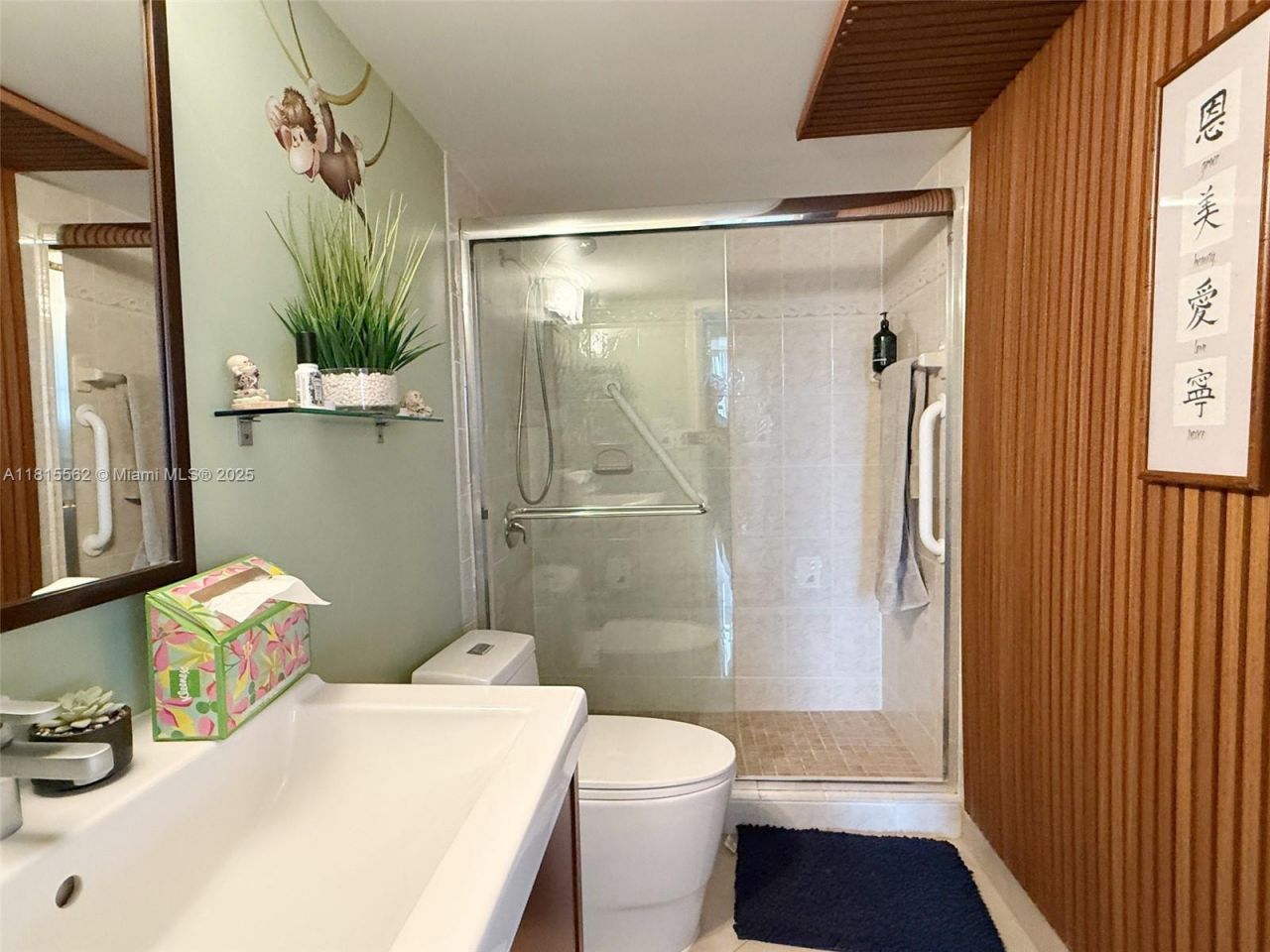 800 Parkview Dr, Unit 820, Hallandale Beach, FL 33009 Photo