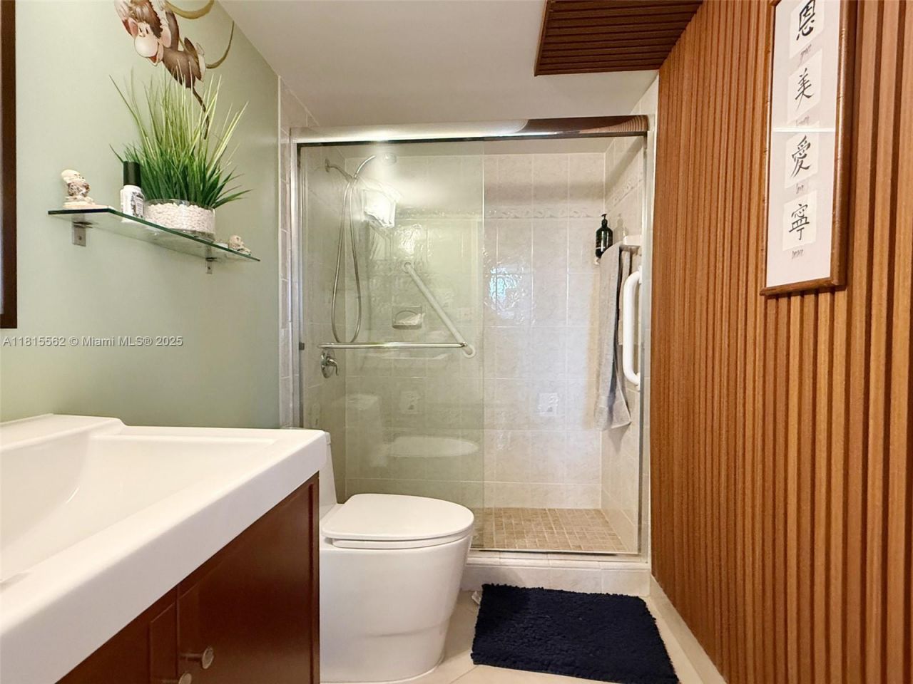 800 Parkview Dr, Unit 820, Hallandale Beach, FL 33009 Photo