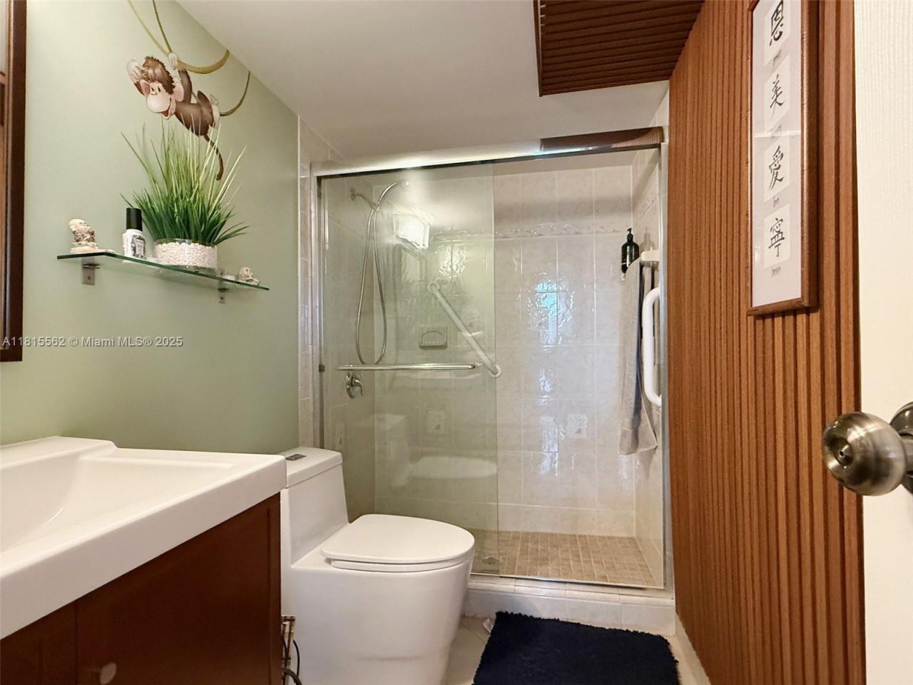 800 Parkview Dr, Unit 820, Hallandale Beach, FL 33009 Photo