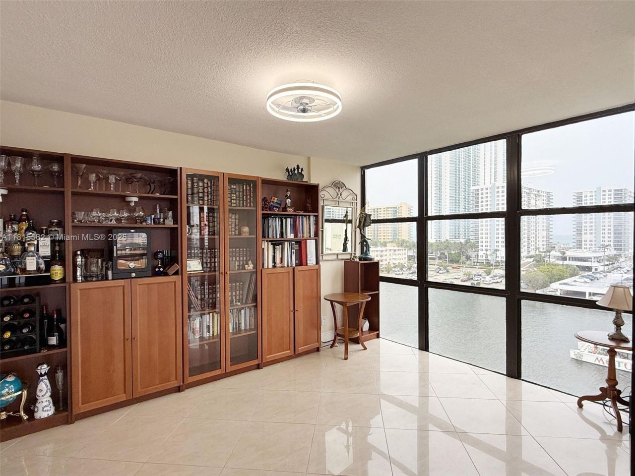800 Parkview Dr, Unit 820, Hallandale Beach, FL 33009 Photo