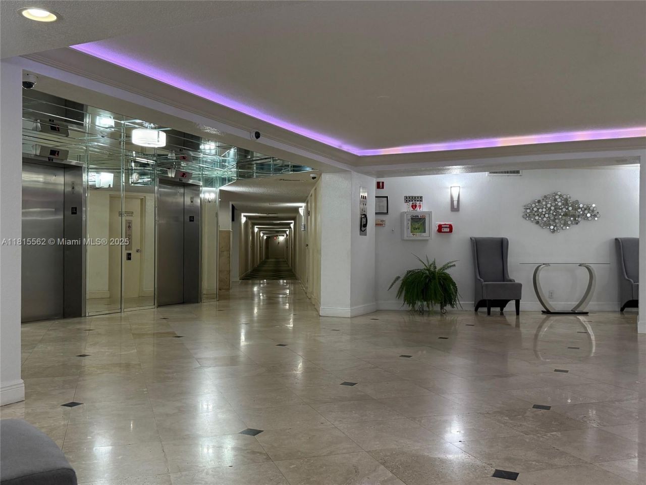 800 Parkview Dr, Unit 820, Hallandale Beach, FL 33009 Photo