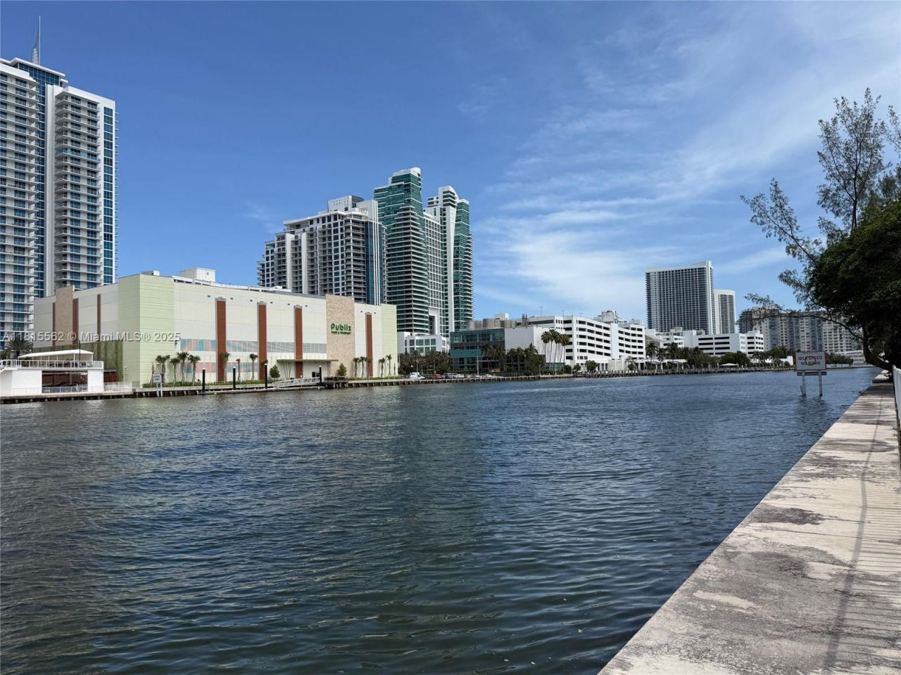 800 Parkview Dr, Unit 820, Hallandale Beach, FL 33009 Photo