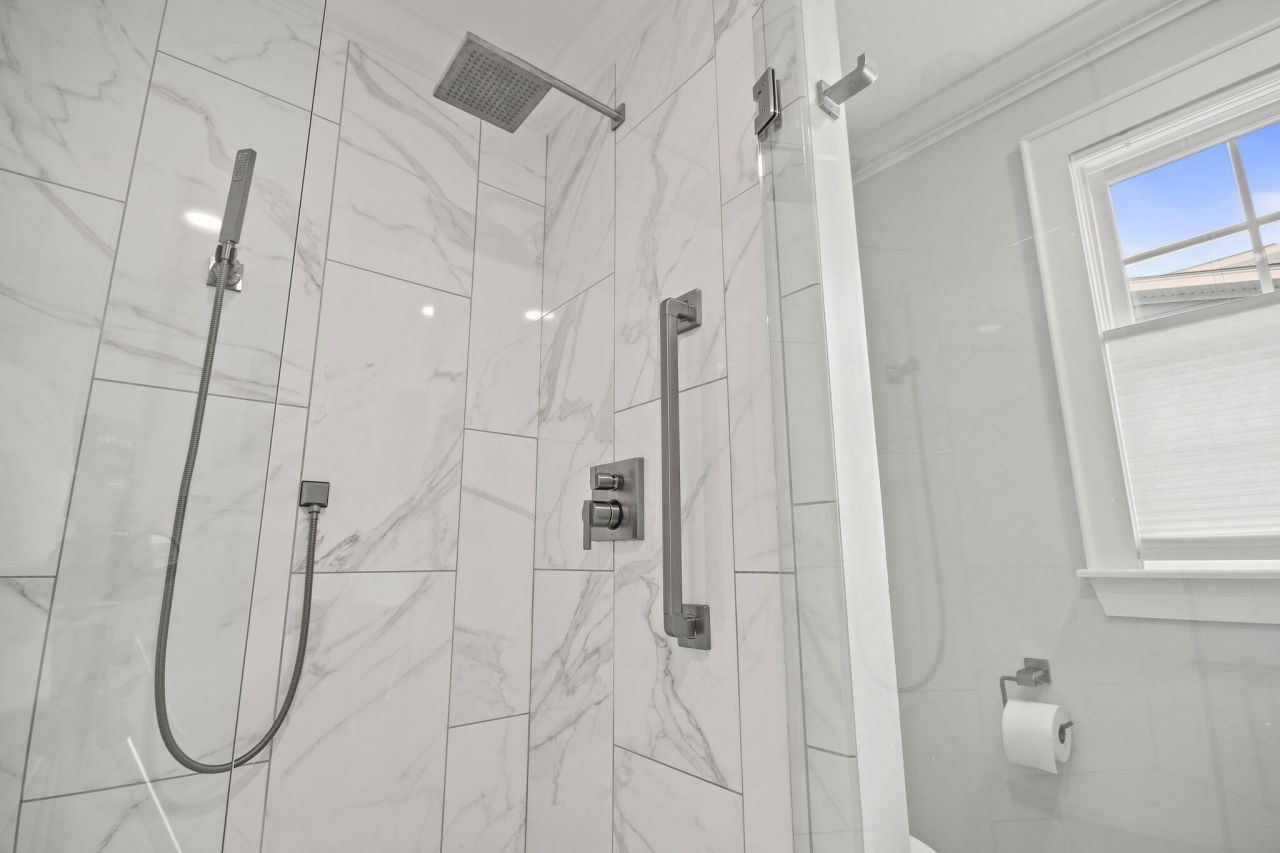 104 East Bay Street Photo 25