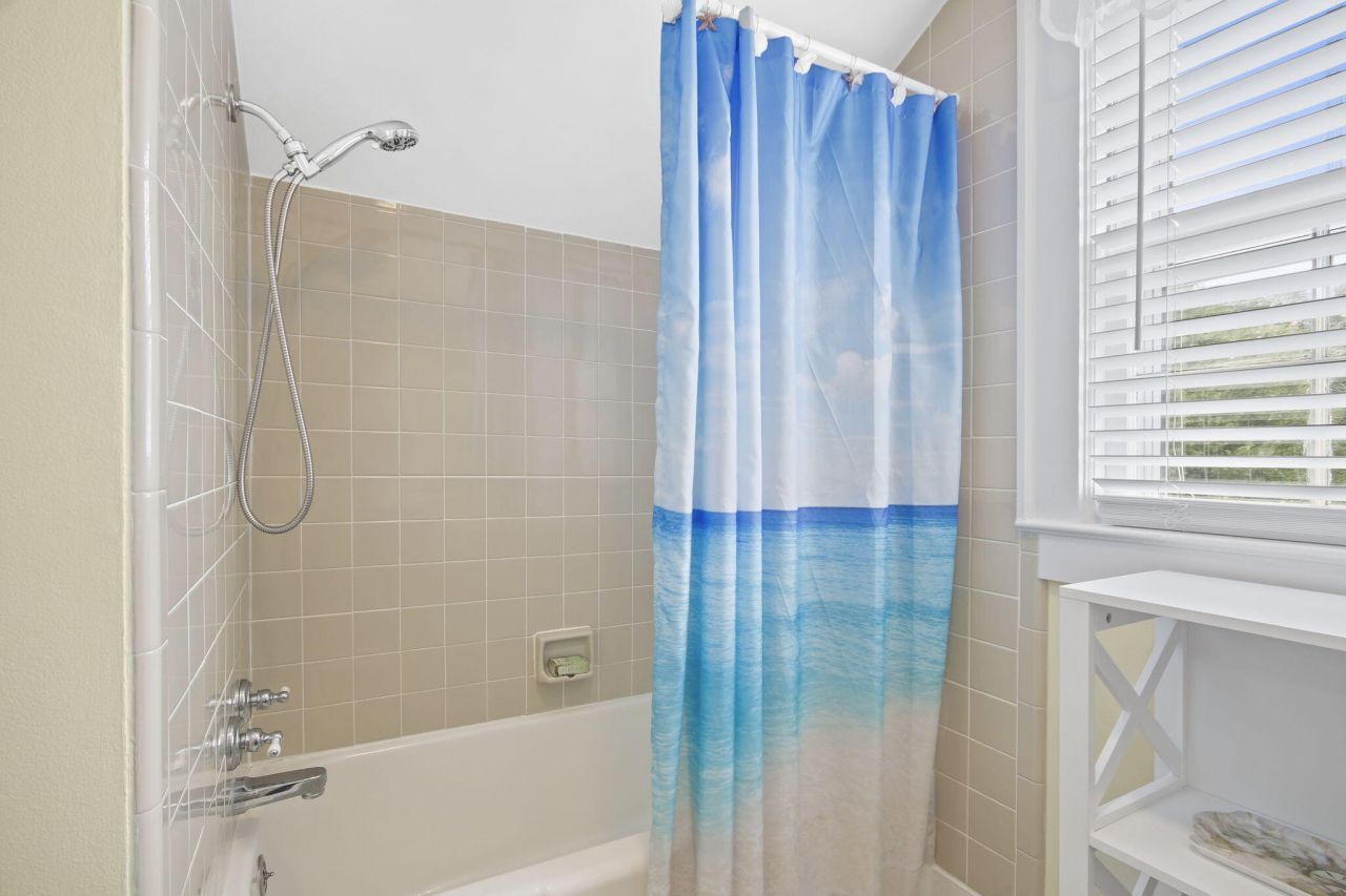 104 East Bay Street Photo 31