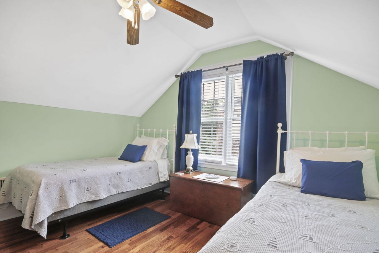 104 East Bay Street Photo 33