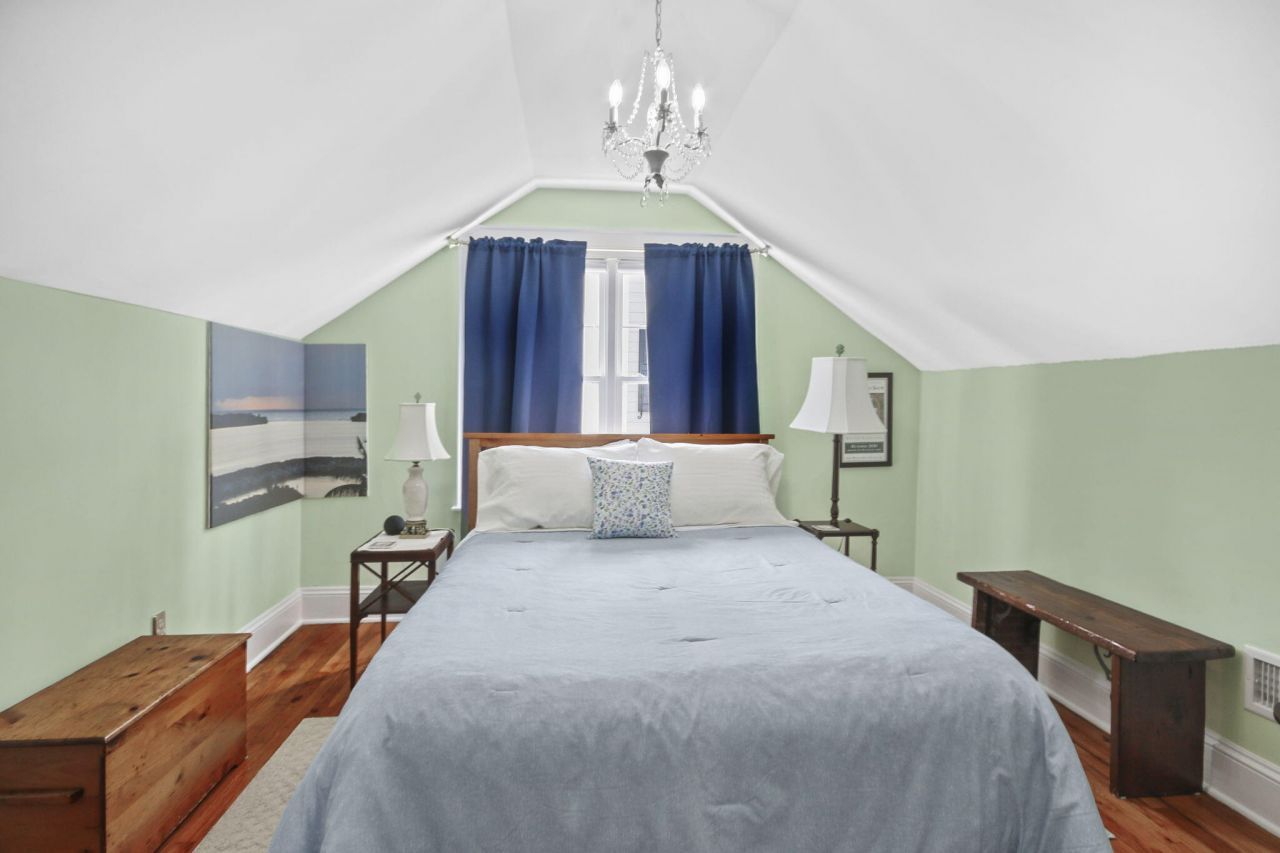 104 East Bay Street Photo 34